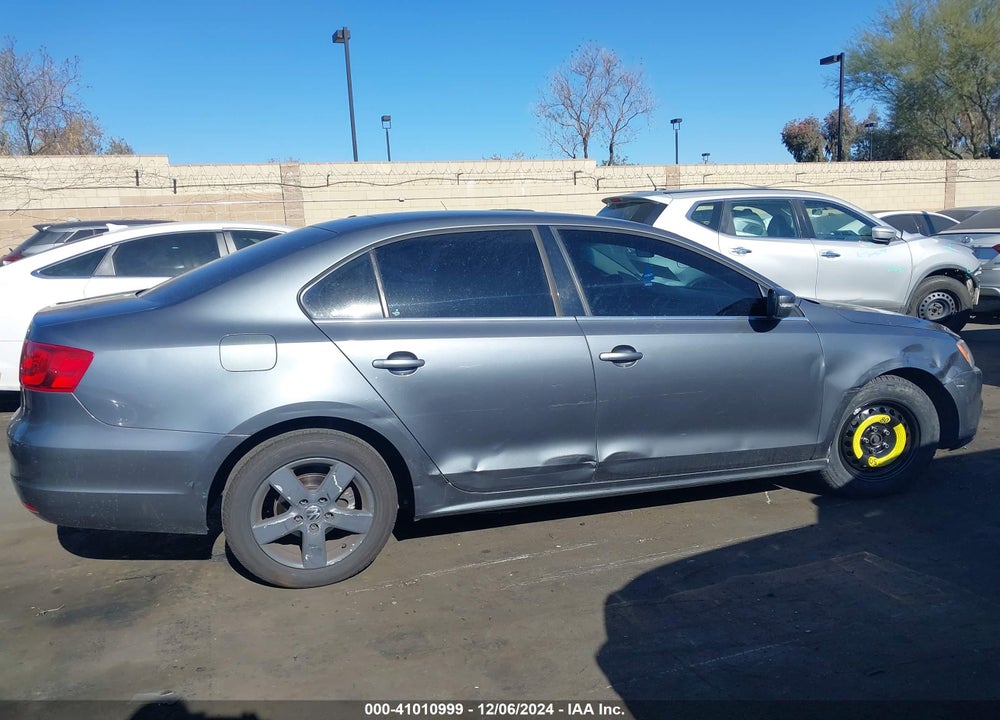 2013 VOLKSWAGEN JETTA 2.5L SE VIN: 3VWDP7AJ8DM411613