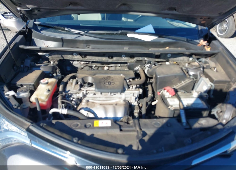 2017 TOYOTA RAV4 XLE VIN: JTMWFREV6HJ128279