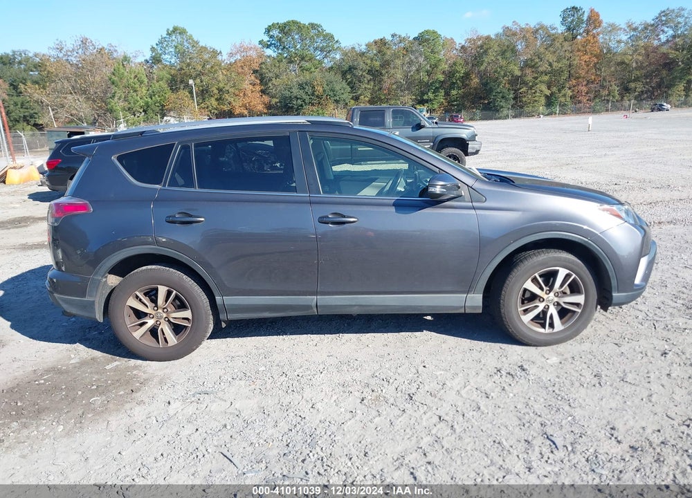 2017 TOYOTA RAV4 XLE VIN: JTMWFREV6HJ128279