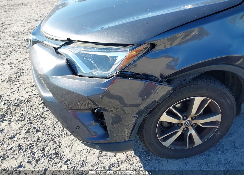 2017 TOYOTA RAV4 XLE VIN: JTMWFREV6HJ128279