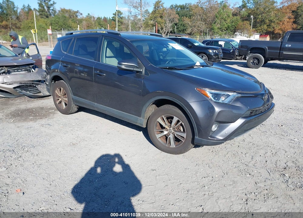 2017 TOYOTA RAV4 XLE VIN: JTMWFREV6HJ128279