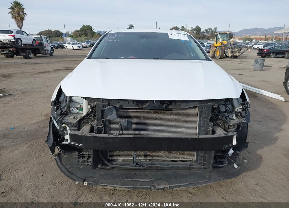 2019 KIA OPTIMA VIN: 5XXGT4L34KG298394