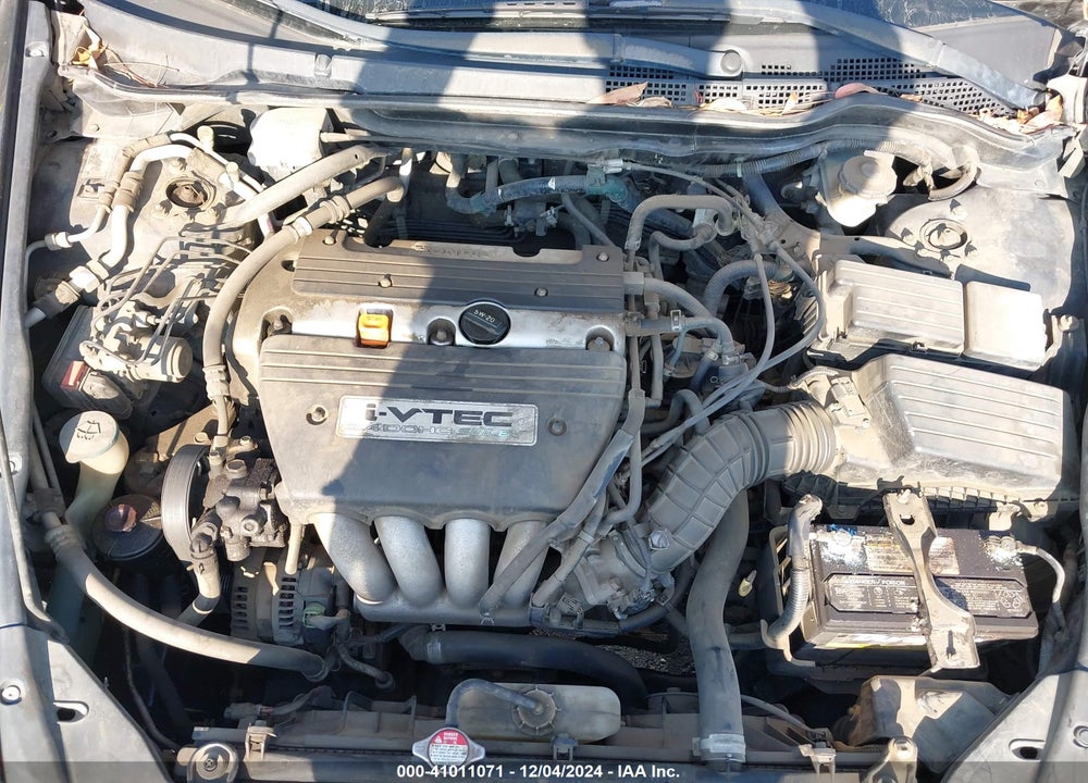 2004 HONDA ACCORD 2.4 EX VIN: JHMCM56854C025510