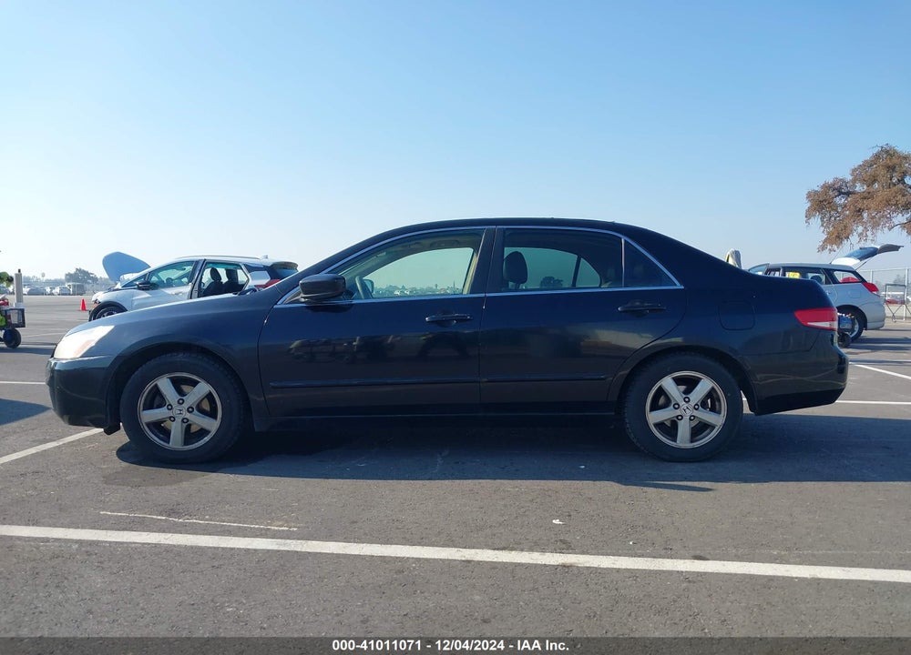 2004 HONDA ACCORD 2.4 EX VIN: JHMCM56854C025510