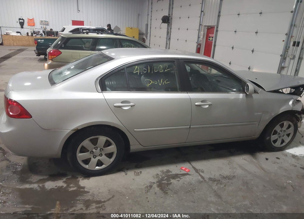 2008 KIA OPTIMA VIN: KNAGE123985217099