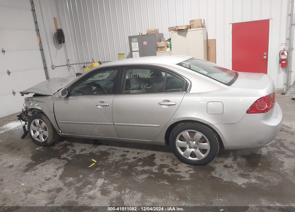 2008 KIA OPTIMA VIN: KNAGE123985217099