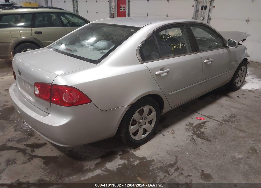 2008 KIA OPTIMA VIN: KNAGE123985217099
