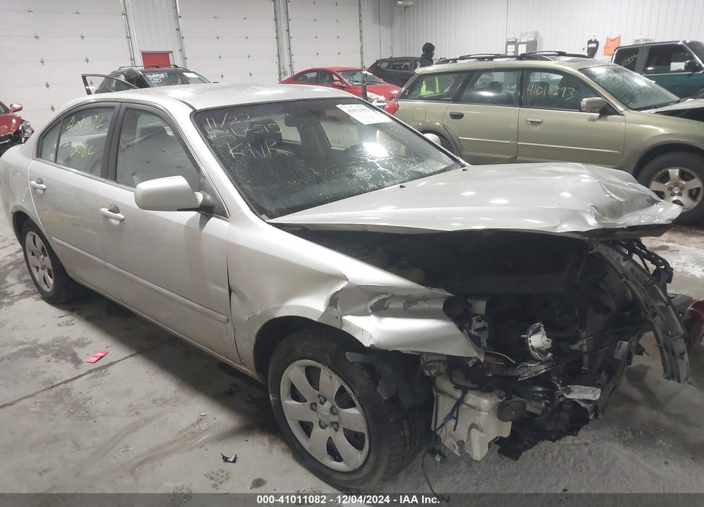 2008 KIA OPTIMA VIN: KNAGE123985217099