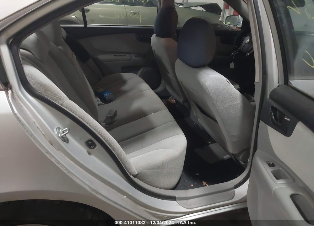 2008 KIA OPTIMA VIN: KNAGE123985217099