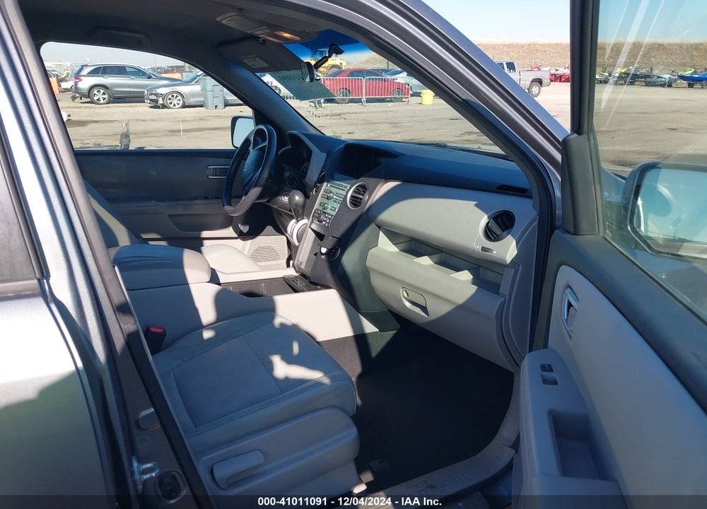 2009 HONDA PILOT LX VIN: 5FNYF38289B025574