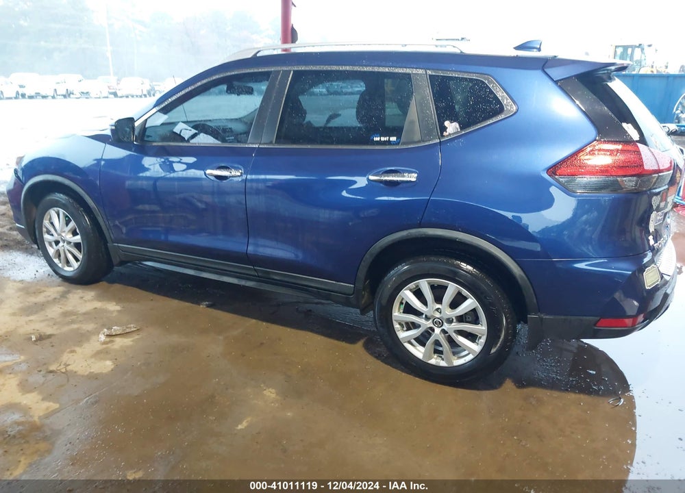 2017 NISSAN ROGUE SV VIN: KNMAT2MTXHP591579