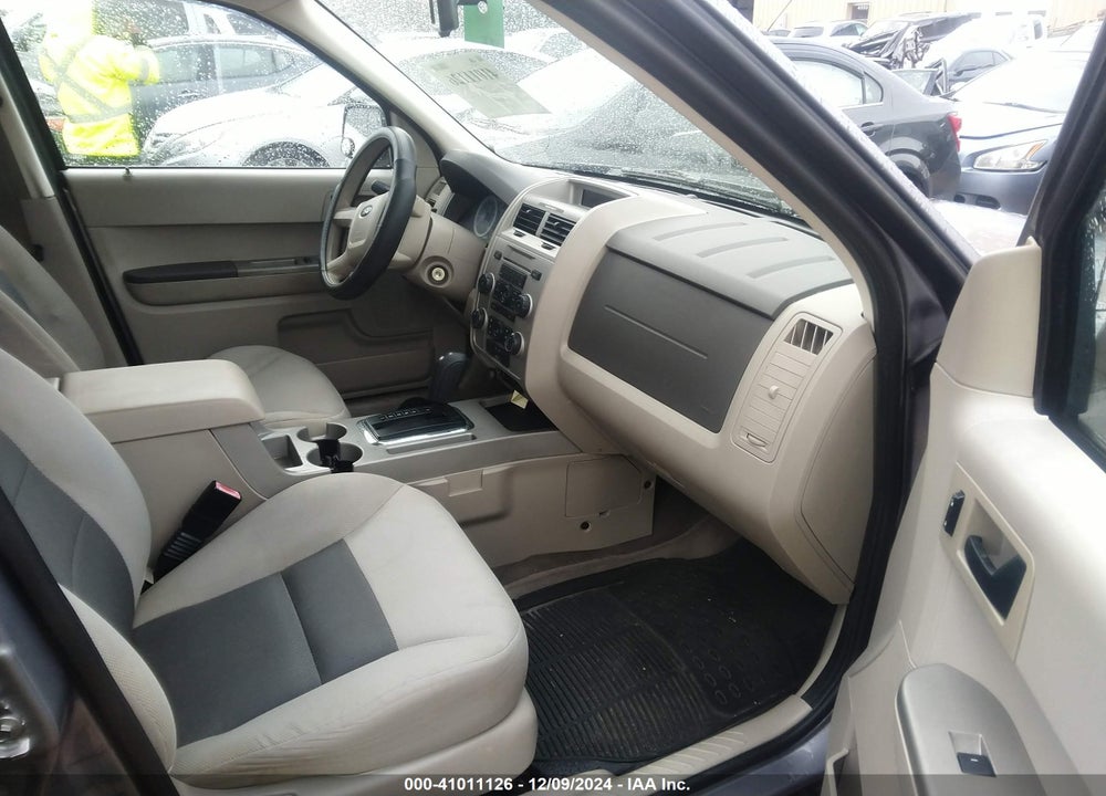 2008 FORD ESCAPE XLT VIN: 1FMCU03118KE61256