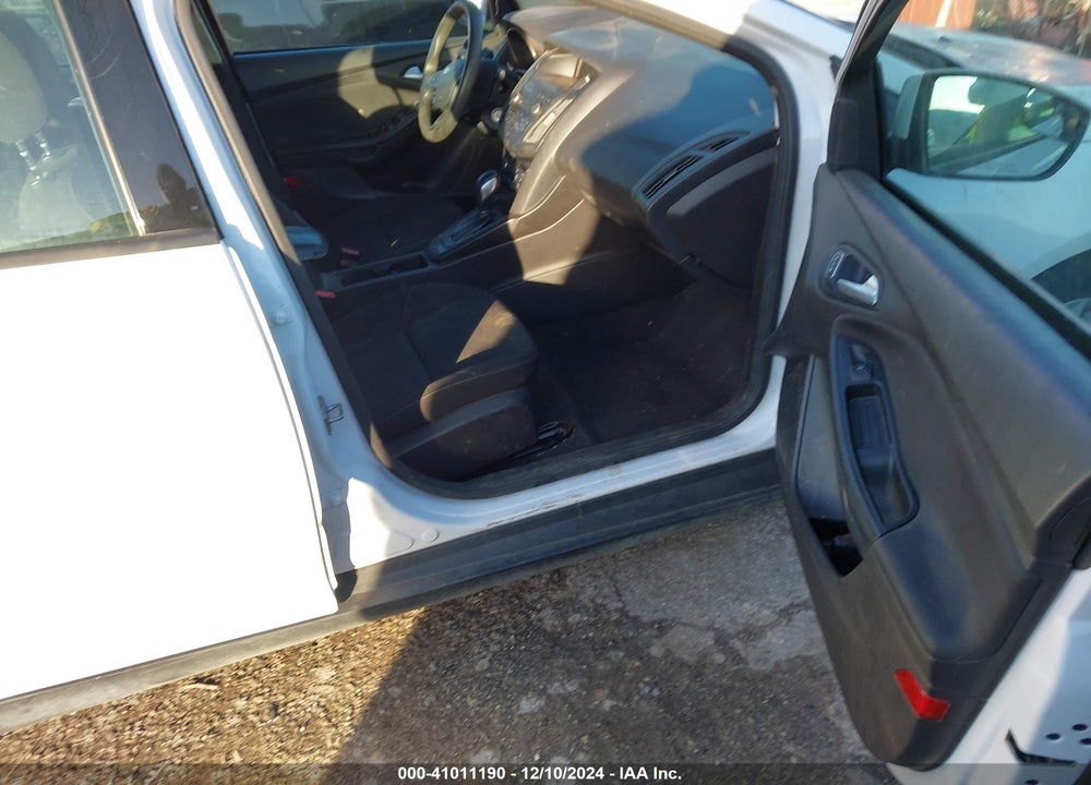 2018 FORD FOCUS SE VIN: 1FADP3FE9JL216310
