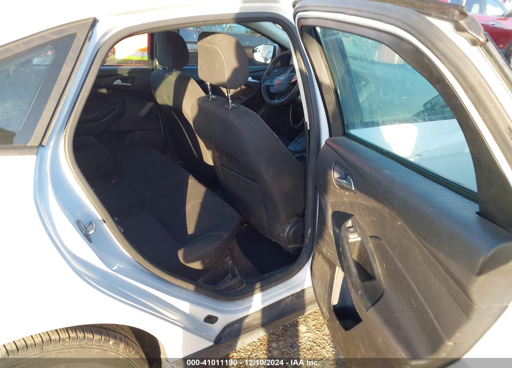 2018 FORD FOCUS SE VIN: 1FADP3FE9JL216310