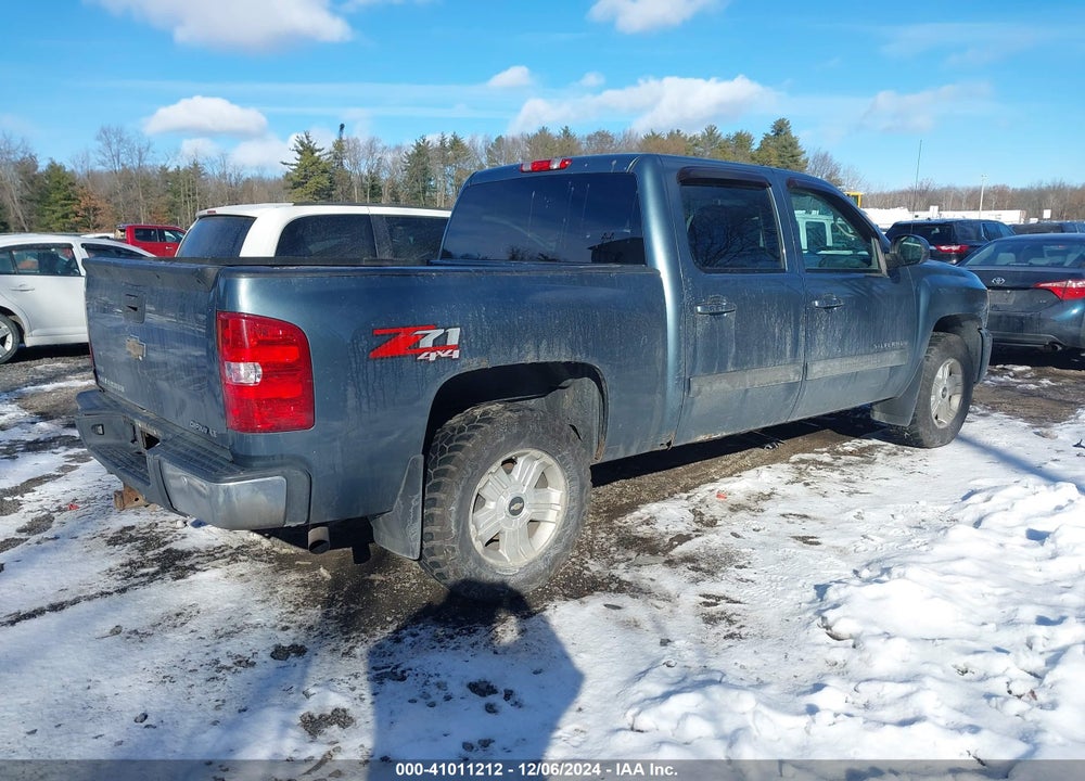 2011 CHEVROLET SILVERADO 1500 LT VIN: 3GCPKSE38BG137404