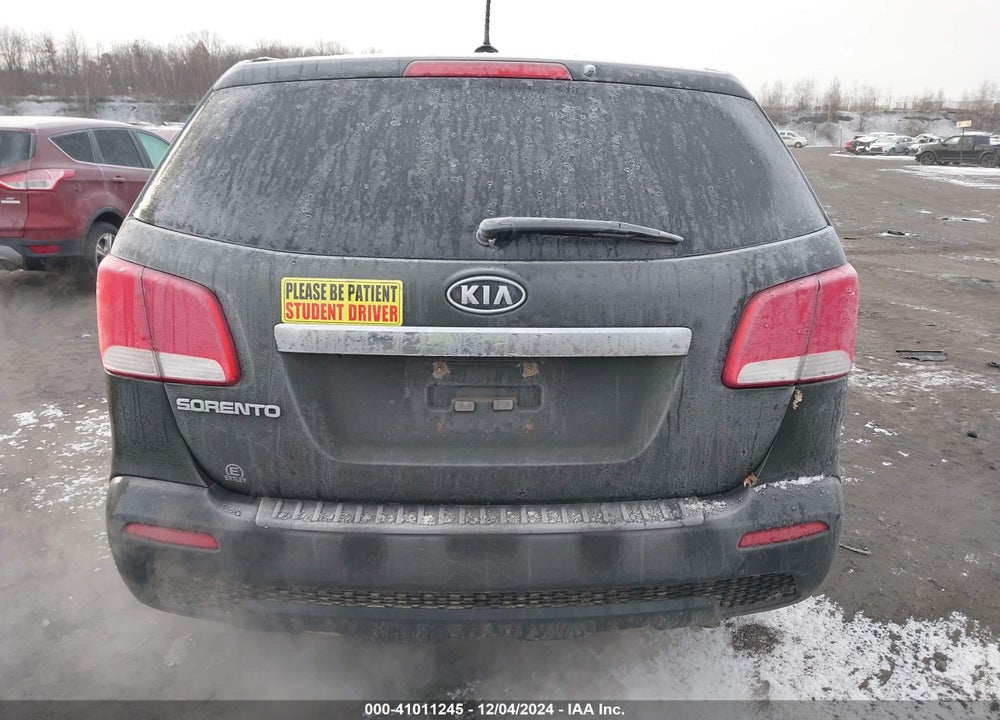 2013 KIA SORENTO LX VIN: 5XYKTDA68DG321360