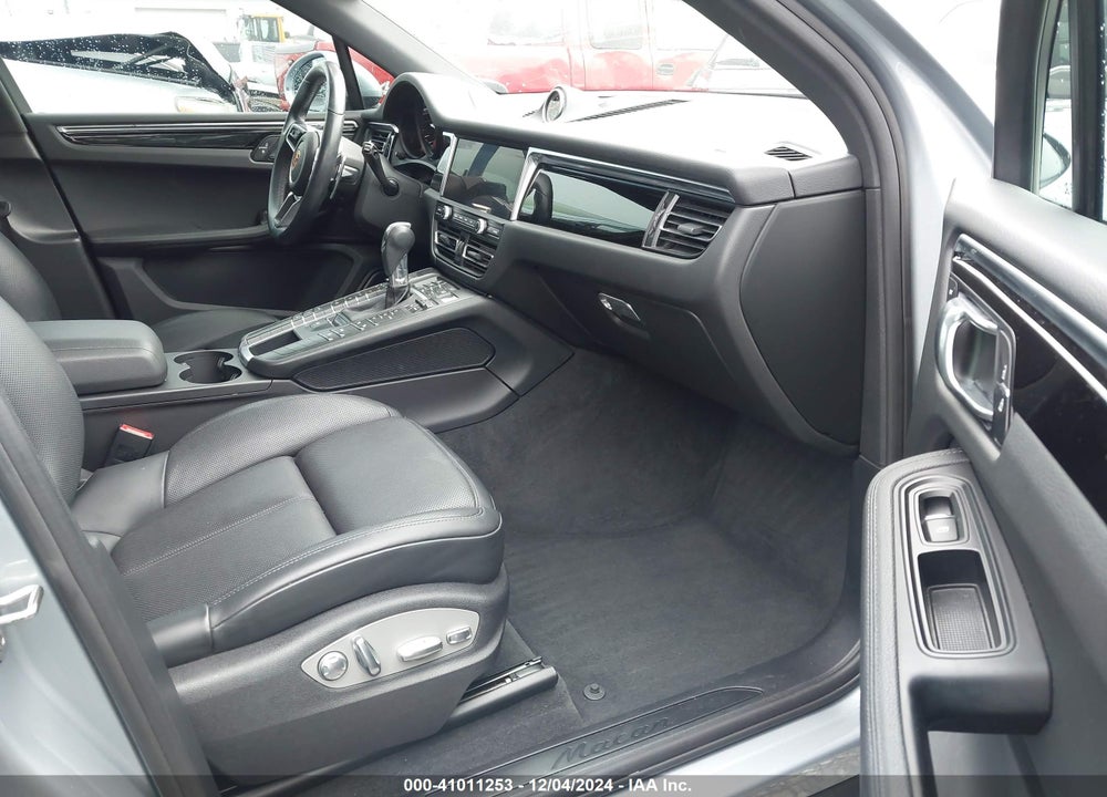 2020 PORSCHE MACAN VIN: WP1AA2A55LLB04931