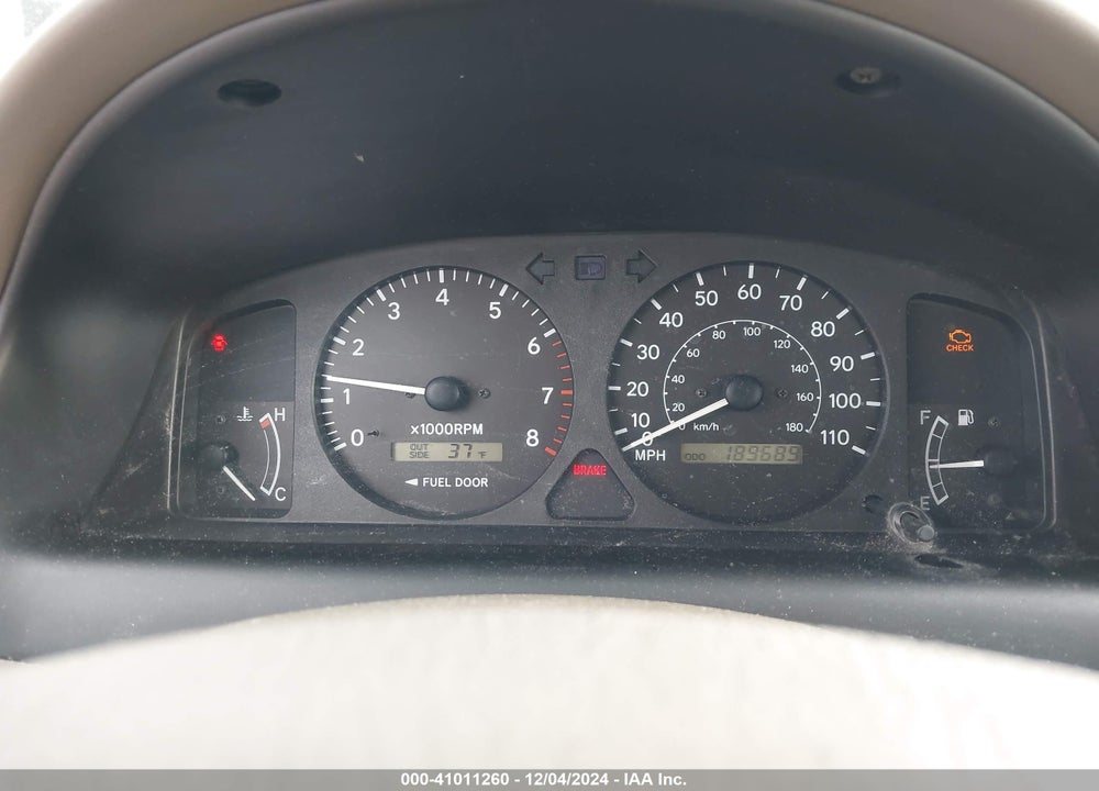 2002 TOYOTA COROLLA LE VIN: 2T1BR12E92C572996