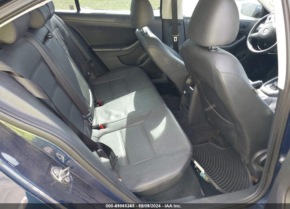 2012 VOLKSWAGEN JETTA 2.5L SE VIN: 3VWDX7AJ1CM389470