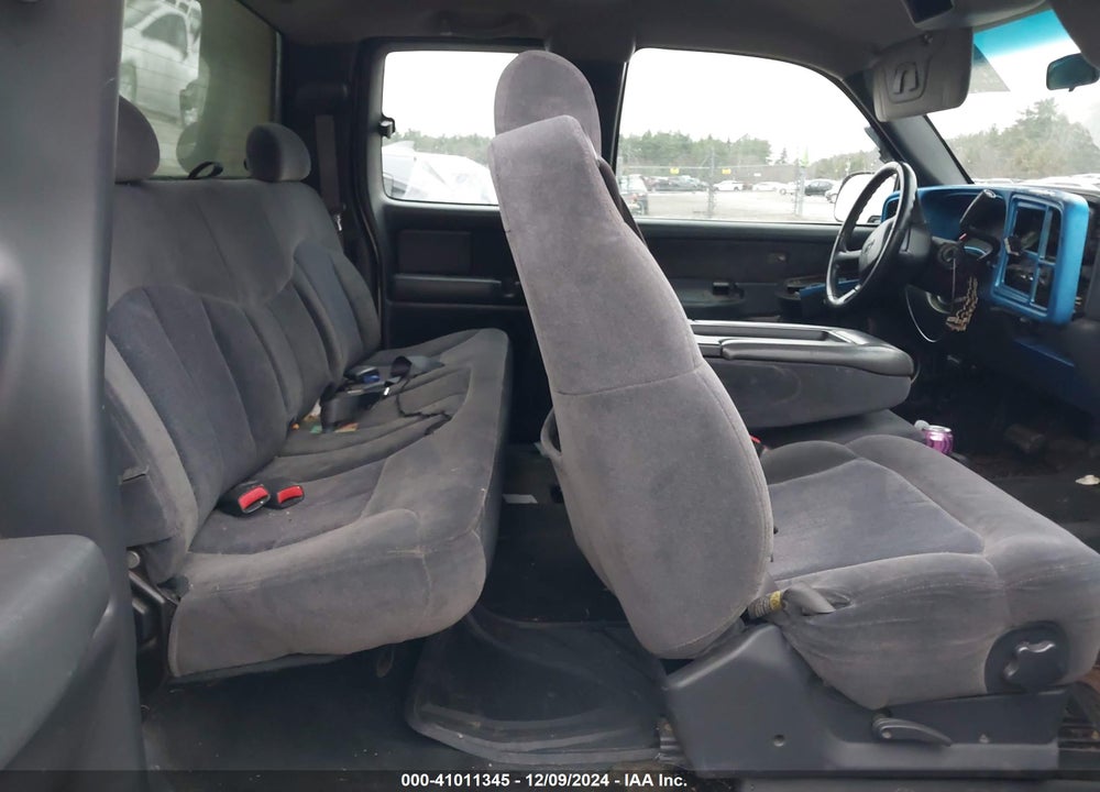 2001 CHEVROLET SILVERADO 1500 LS VIN: 2GCEK19V411407779
