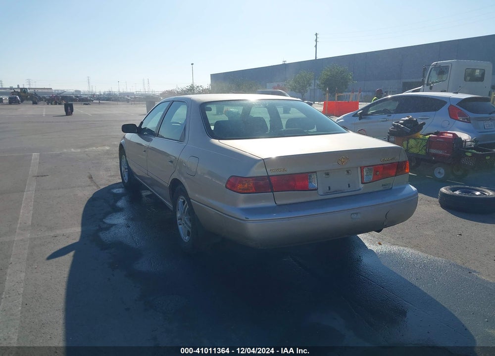 2000 TOYOTA CAMRY LE VIN: JT2BG22K0Y0509640