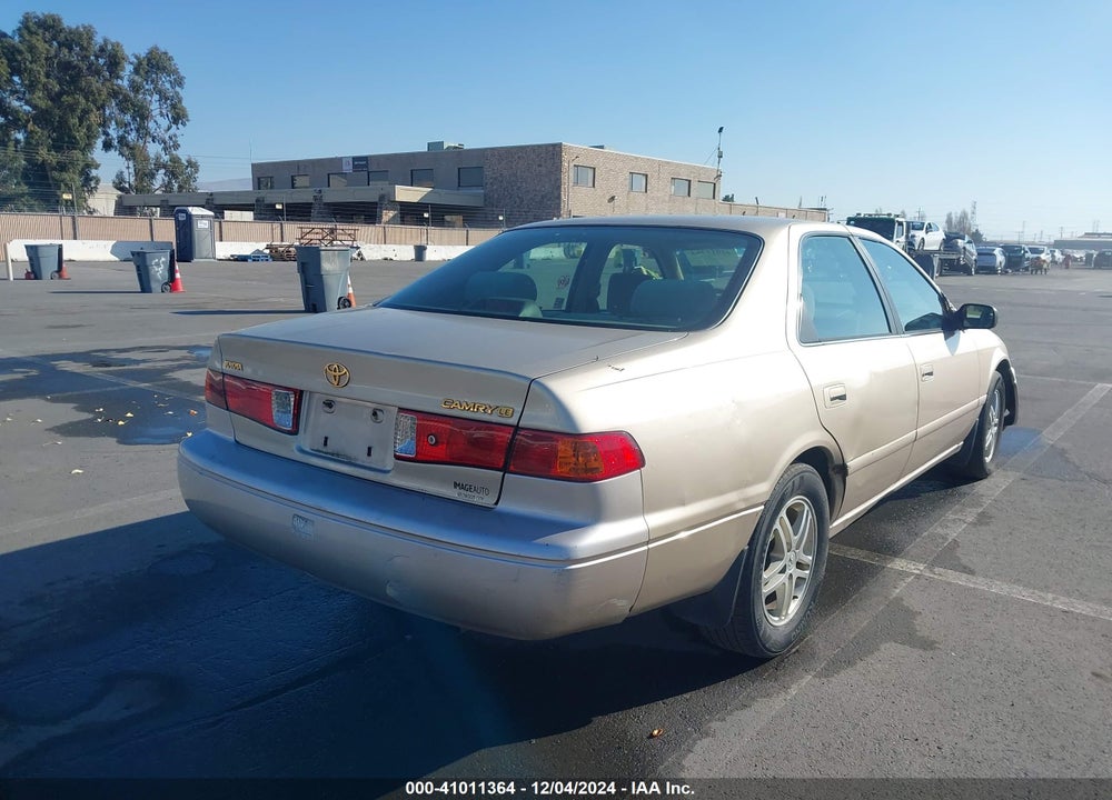 2000 TOYOTA CAMRY LE VIN: JT2BG22K0Y0509640