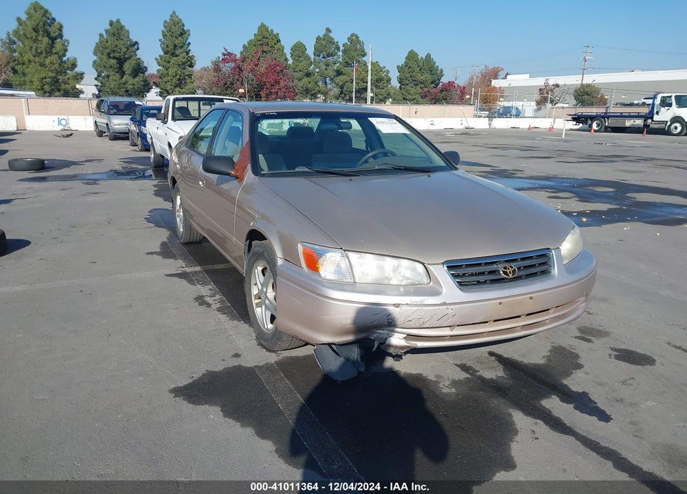 2000 TOYOTA CAMRY LE VIN: JT2BG22K0Y0509640