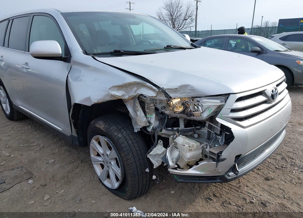 2013 TOYOTA HIGHLANDER BASE V6 VIN: 5TDBK3EH3DS216463