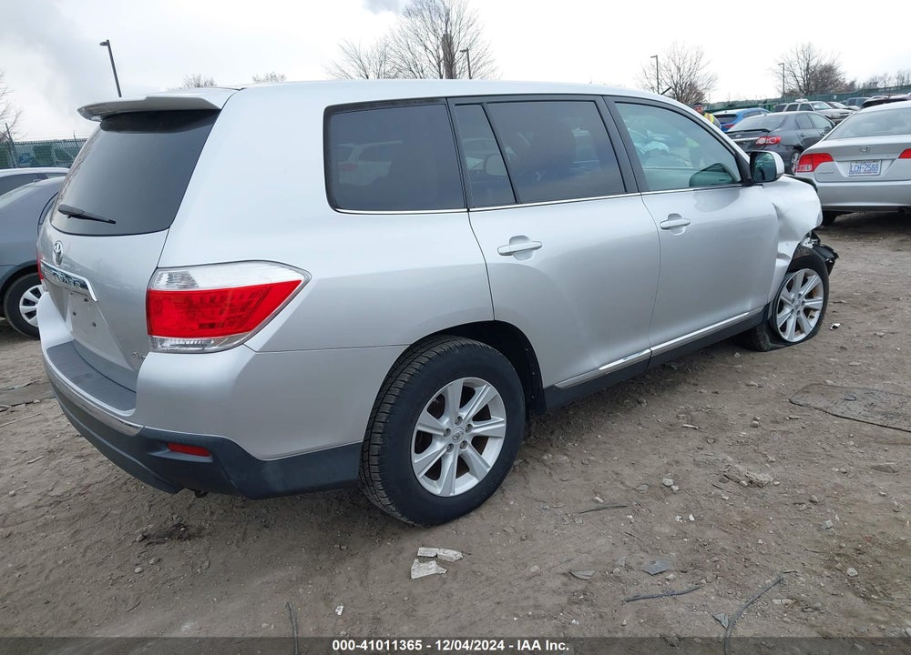 2013 TOYOTA HIGHLANDER BASE V6 VIN: 5TDBK3EH3DS216463