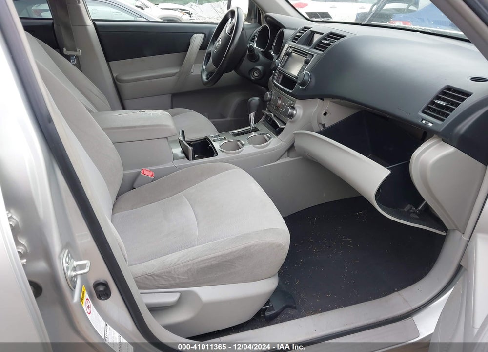 2013 TOYOTA HIGHLANDER BASE V6 VIN: 5TDBK3EH3DS216463