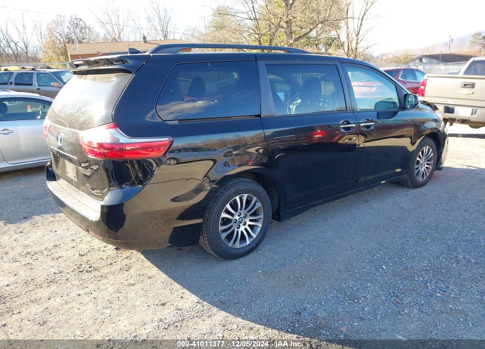2020 TOYOTA SIENNA XLE VIN: 5TDYZ3DC9LS056907