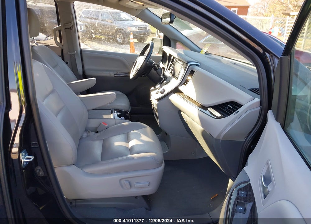 2020 TOYOTA SIENNA XLE VIN: 5TDYZ3DC9LS056907