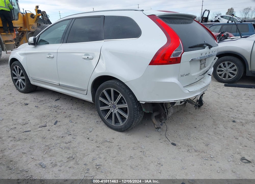 2017 VOLVO XC60 T6 INSCRIPTION VIN: YV449MRU3H2101650