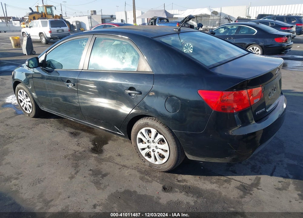 2011 KIA FORTE EX VIN: KNAFU4A25B5316826
