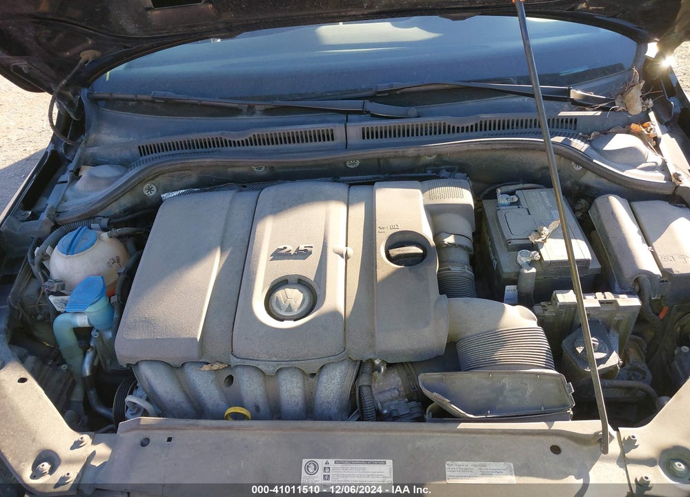 2013 VOLKSWAGEN JETTA VIN: 3VWDX7AJ6DM439023