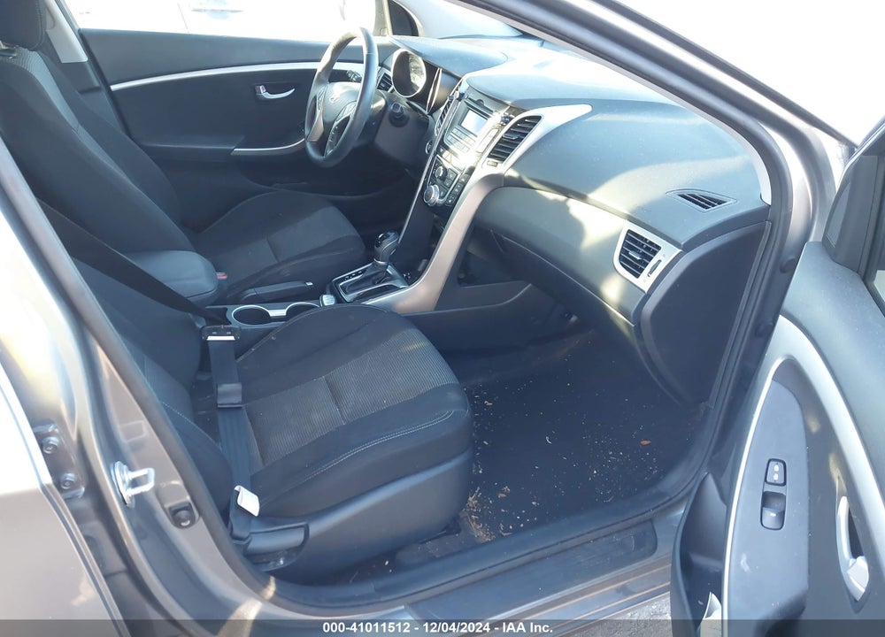 2016 HYUNDAI ELANTRA GT VIN: KMHD35LH2GU300211