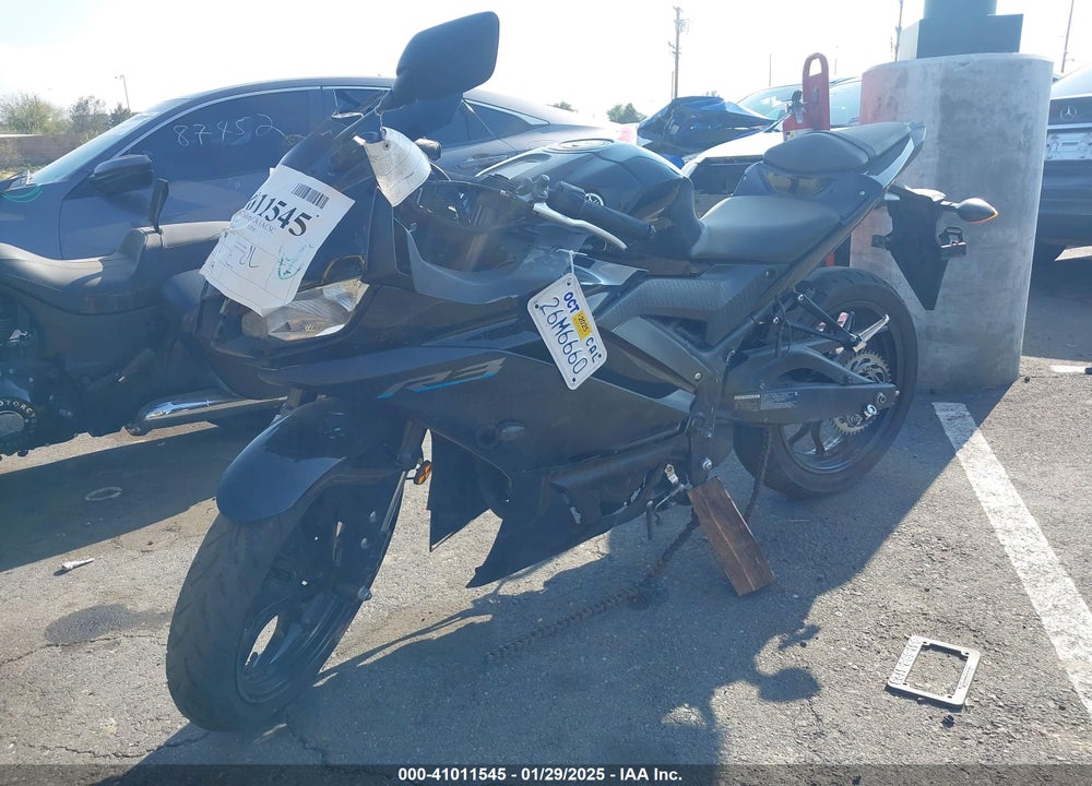 2023 YAMAHA YZFR3 A VIN: MH3RH18Y4PK010482