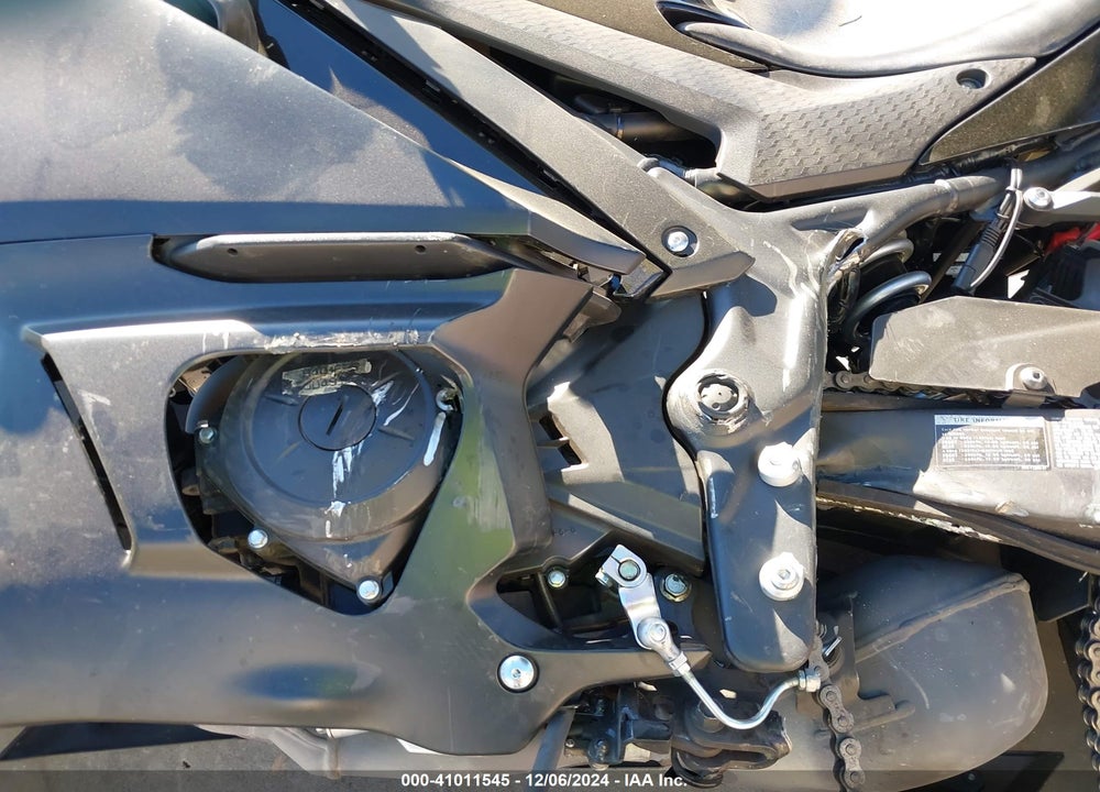 2023 YAMAHA YZFR3 A VIN: MH3RH18Y4PK010482