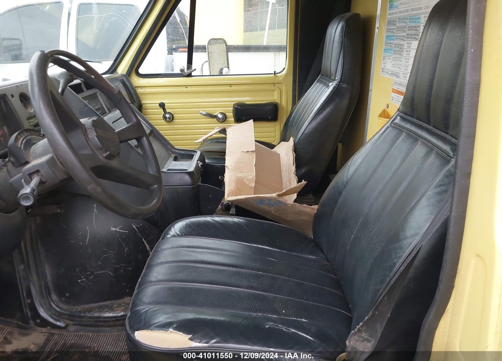 1996 GMC CUTAWAY VAN G3500 VIN: 1GDJG31K7TF850738