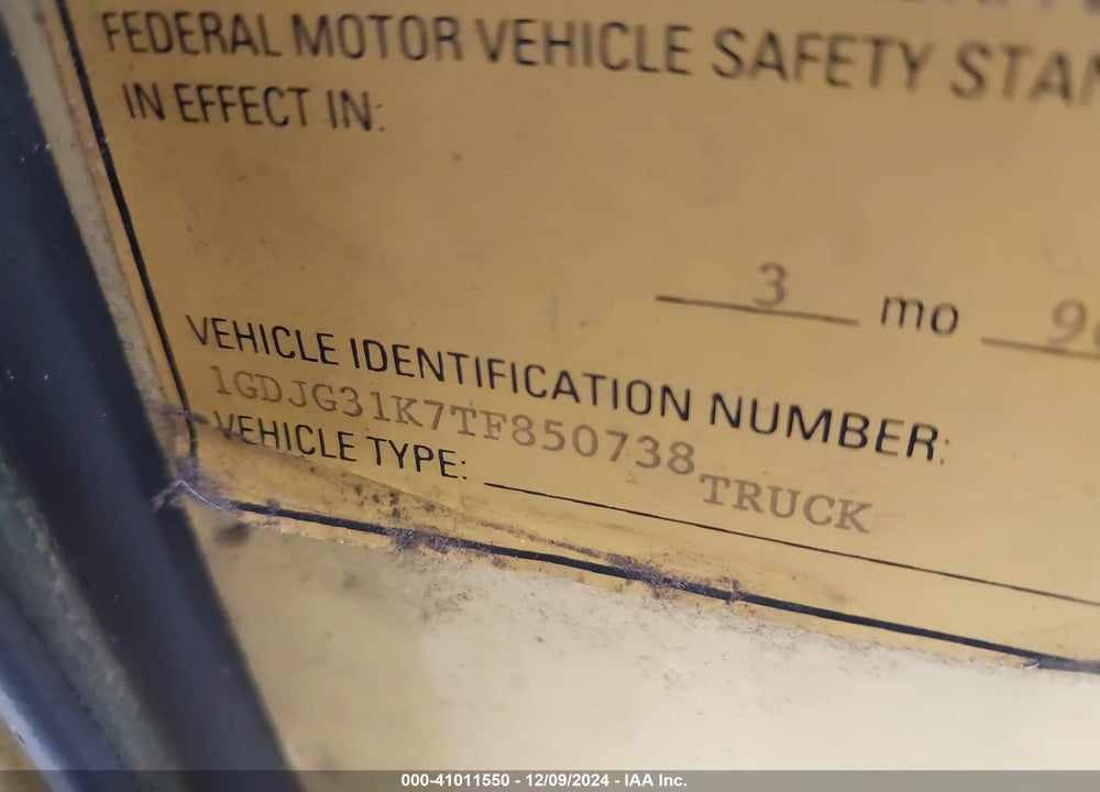 1996 GMC CUTAWAY VAN G3500 VIN: 1GDJG31K7TF850738