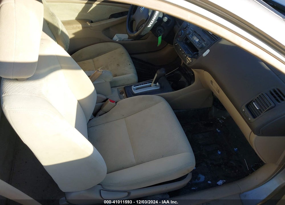 2004 HONDA CIVIC LX VIN: 1HGEM225X4L057956