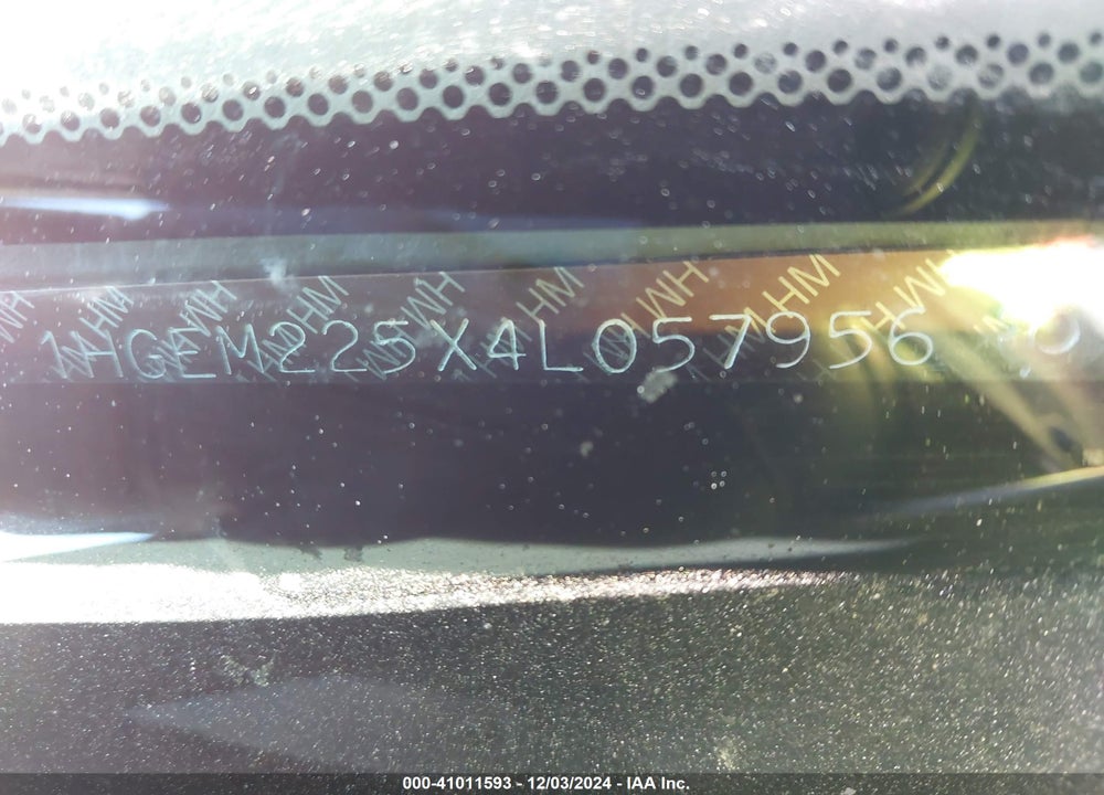 2004 HONDA CIVIC LX VIN: 1HGEM225X4L057956