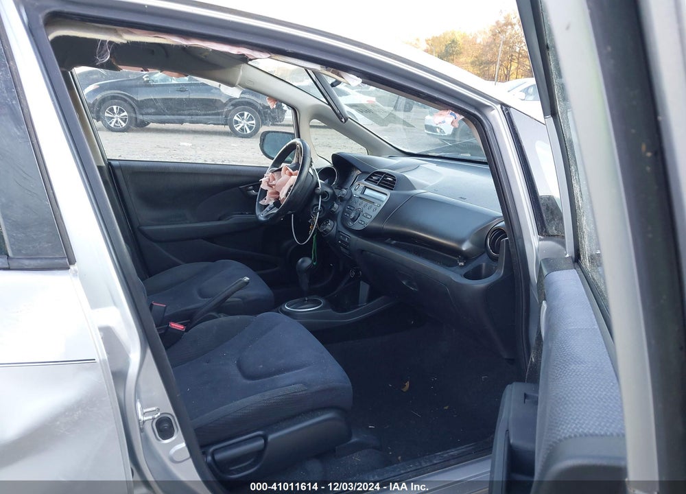 2013 HONDA FIT SPORT VIN: JHMGE8H5XDC042418