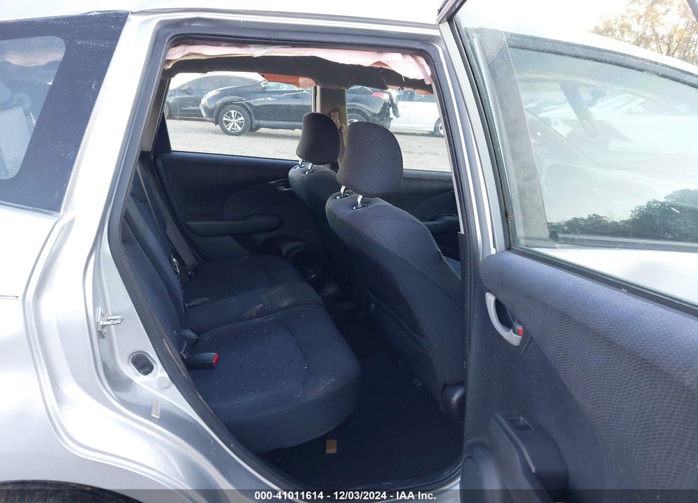 2013 HONDA FIT SPORT VIN: JHMGE8H5XDC042418