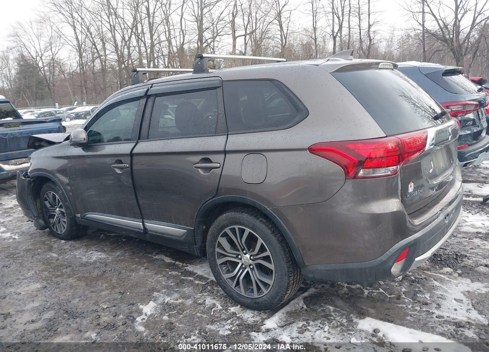 2017 MITSUBISHI OUTLANDER VIN: JA4AD3A37HZ038510