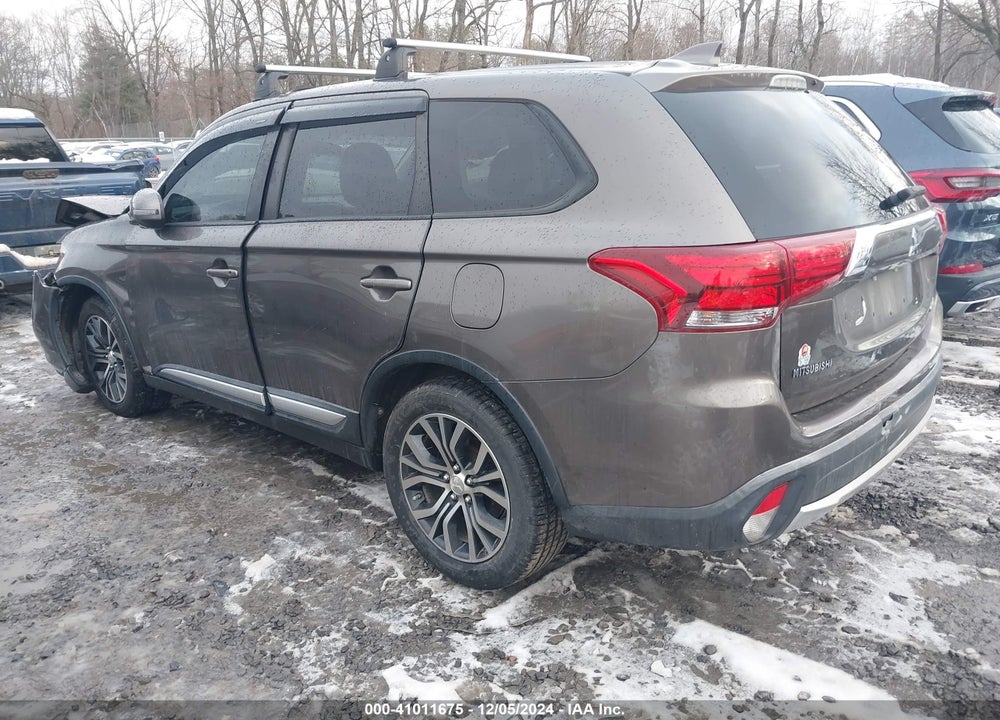 2017 MITSUBISHI OUTLANDER VIN: JA4AD3A37HZ038510