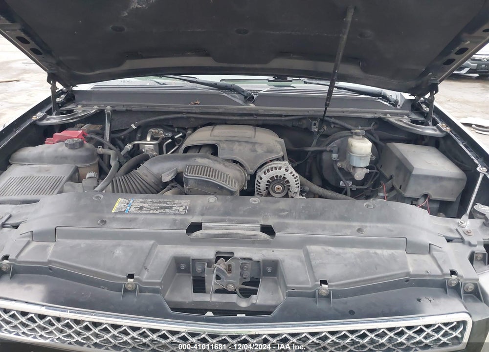 2010 CHEVROLET TAHOE VIN: 1GNUKCE07AR196075
