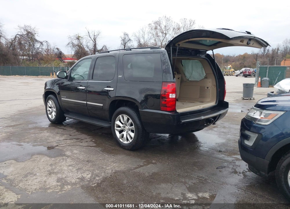 2010 CHEVROLET TAHOE VIN: 1GNUKCE07AR196075
