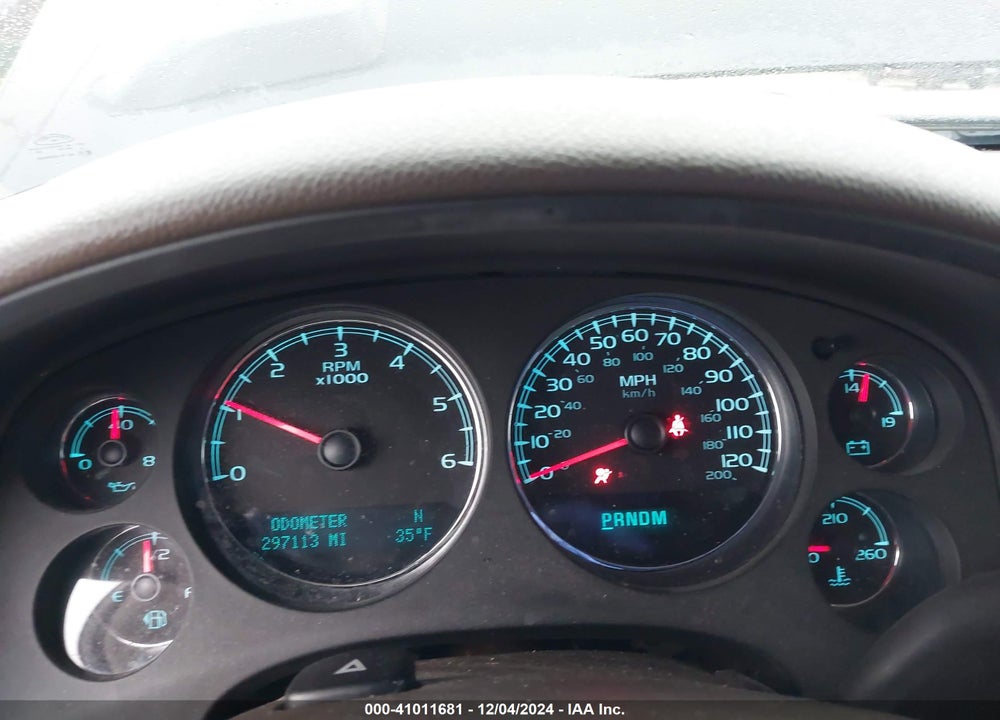 2010 CHEVROLET TAHOE VIN: 1GNUKCE07AR196075