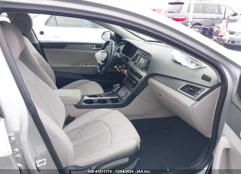 2017 HYUNDAI SONATA VIN: 5NPE24AF0HH574770